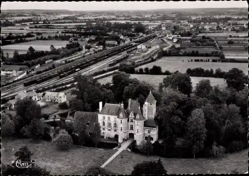 Ak Port Boulet Indre et Loire, Vue aerienne, Chateau des Reaux