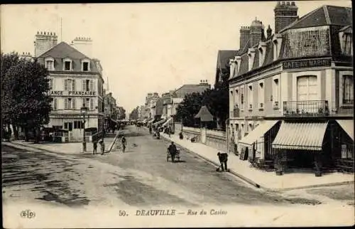 Ak Deauville Calvados, Rue du Casino