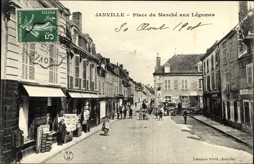 Ak Janville sur Juine Essonne, Place du Marche aux Legumes