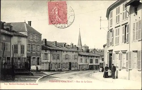 Ak Vienne le Château Marne, Rue de la Croix