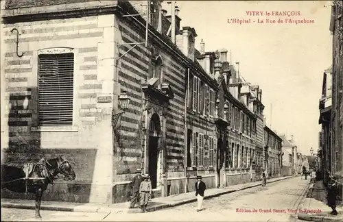 Ak Vitry le François Marne, L'Hopital, La Rue de l'Arquebuse