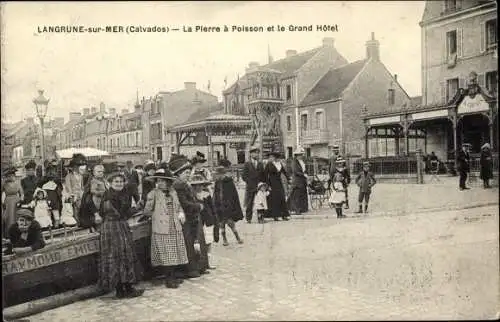 Ak Langrune sur Mer Calvados, La Pierre a Poisson et le Grand Hotel