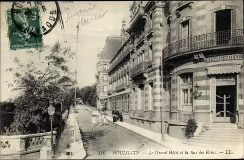 Ak Houlgate Calvados, Le Grand Hotel et la Rue des Bains