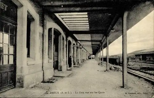 Ak Dreux Eure et Loir, La Gare vue sur la Quai