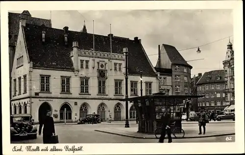 Ak Kiel in Schleswig Holstein, Markt mit altem Rathaus
