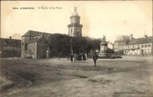 Ak Lesneven Finistere, L'Eglise et la Place
