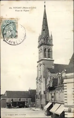 Ak Noyant Maine et Loire, Place de l'Eglise