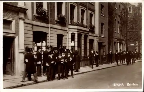 Studentika Ak Berkshire England, Etonians