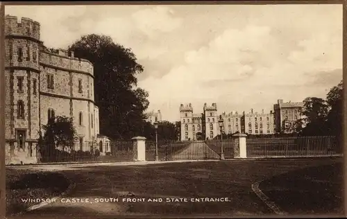 Ak Windsor Berkshire England, Windsor Castle, South Front and State Entrance