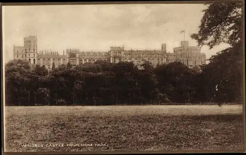 Ak Windsor Berkshire England, Windsor Castle from Home Park