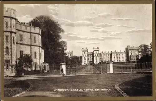 Passepartout Ak Windsor Berkshire England, Windsor Castle, Royal Entrance