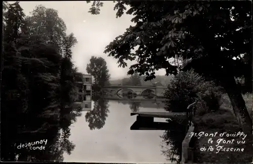 Ak Pont d Ouilly Calvados, Le Pont vu de le Piscine