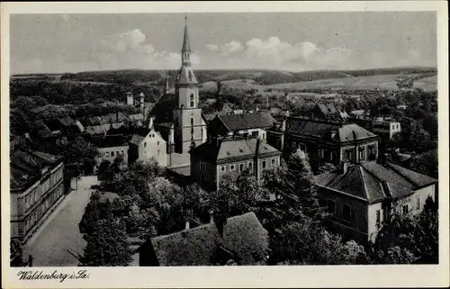 Ak Waldenburg in Sachsen, Teilansicht, Kirche, Vogelschau