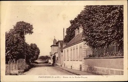 Ak Freneuse Yvelines, Route de la Roche Gayon