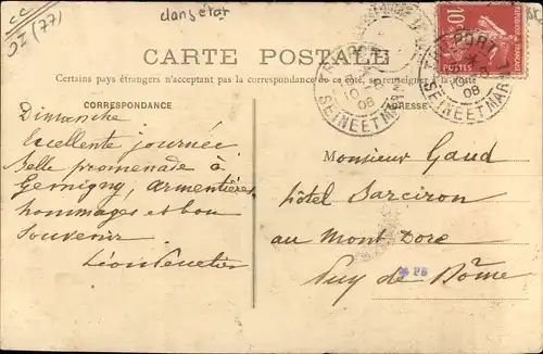 Ak Montceaux Seine et Marne, Place Communale