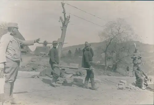 Foto Deutsche Soldaten, Kaiserreich, russische Soldaten, Kriegsgefangene, Straßenbau, Karpathen