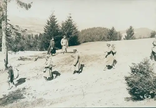 Foto Deutsche Soldaten, Kaiserreich, russische Soldaten, Kriegsgefangene, Ostry