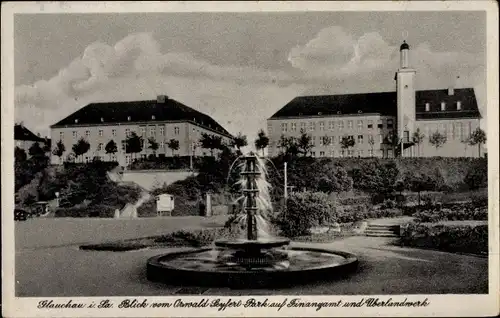 Ak Glauchau in Sachsen, Blick vom Oswald Seyfert Park auf Finanzamt und Oberlandwerk