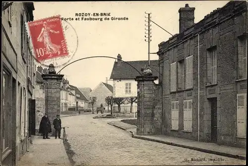 Ak Rozoy en Brie Seine et Marne, Porte et Faubourg de Gironde