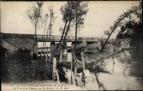 Ak Cheffes sur Sarthe Maine et Loire, Le Pont de la Vidange