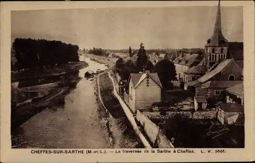 Ak Cheffes sur Sarthe Maine et Loire, La traversee de la Sarthe, l'eglise