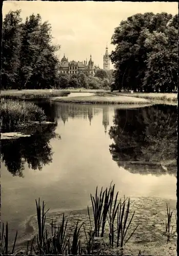 Ak Schwerin in Mecklenburg, Kreuzkanal, Schloss