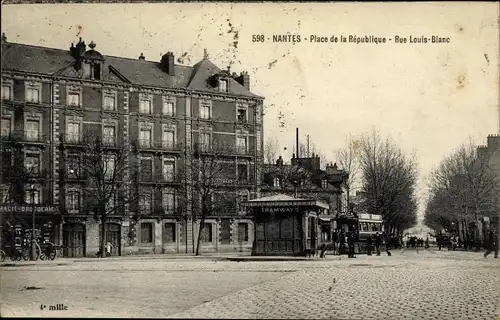 Ak Nantes Loire Atlantique, Place de la Republique, Rue Louis Blanc