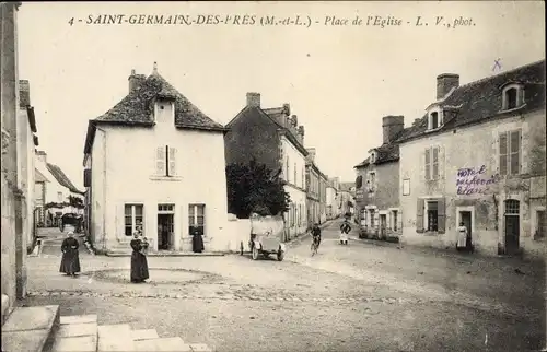 Ak Saint Germain des Pres Maine et Loire, Place de l'Eglise