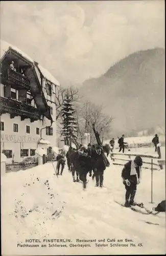 Ak Fischhausen Schliersee in Oberbayern, Hotel Finsterlin, Skifahrer