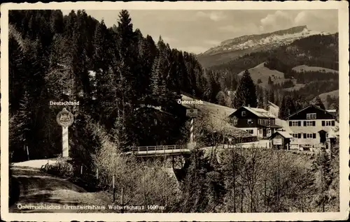 Ak Riezlern Mittelberg in Vorarlberg, Walserschanz, Grenzwirtshaus, Grenze