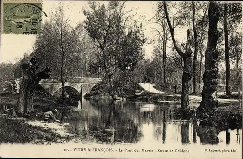 Ak Vitry le François Marne, Le Pont des Marvis, Route de Chalons