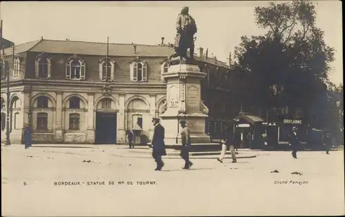 Ak Bordeaux Gironde, Statue de M de Tourny