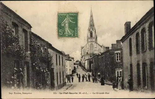 Ak Le Fief Sauvin Maine et Loire, La Grande Rue