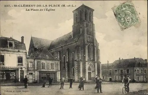 Ak Saint Clément de la Place Maine et Loire, La Place de l'Eglise