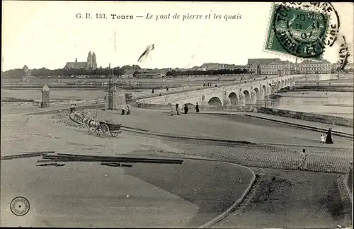 Ak Tours Indre et Loire, Le Pont de pierre et les quais