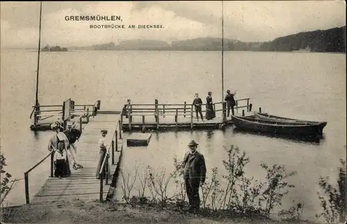 Ak Gremsmühlen Malente in Ostholstein, Bootbrücke am Diecksee