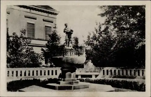 Ak Fürstenwalde an der Spree, Brunnen, Gartenpartie