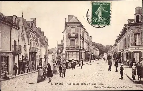 Ak Baugé Maine et Loire, Rue Basse et Rue Victor Hugo
