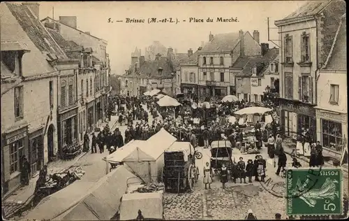 Ak Brissac Maine et Loire, Place du Marche