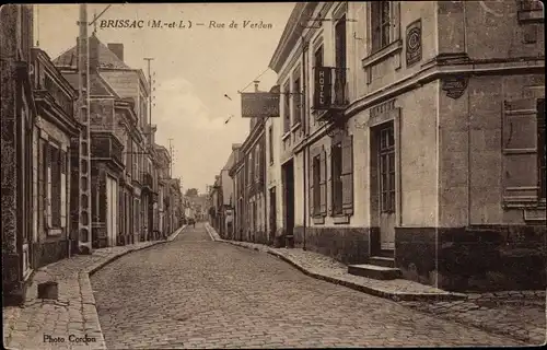 Ak Brissac Maine et Loire, Rue de Verdun