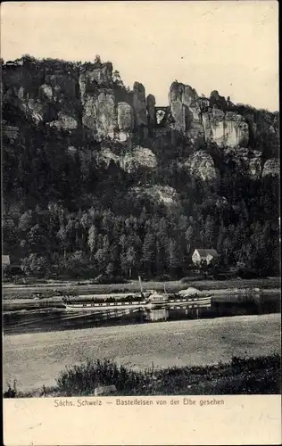 Ak Sächsische Schweiz, Bastelfelsen von der Elbe gesehen, Salondampfer