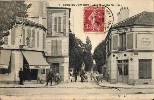 Ak Bois Colombes Hauts de Seine, La Rue du Sentier