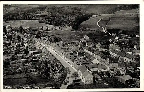 Ak Zöblitz Marienberg im Erzgebirge, Fliegeraufnahme vom Ort