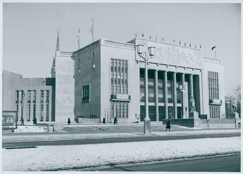 Foto Bert Sass, Berlin Mitte, deutsche Sporthalle, Stalinallee, um 1951