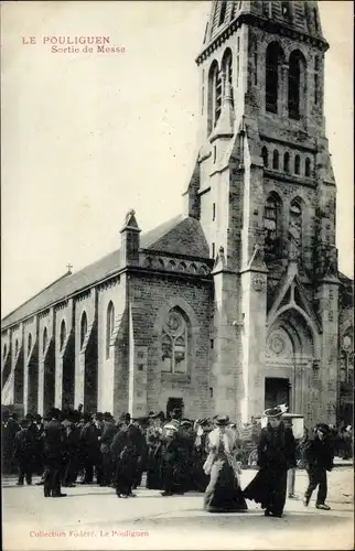 Ak Pouliguen Loire-Atlantique, Sortie de Messe