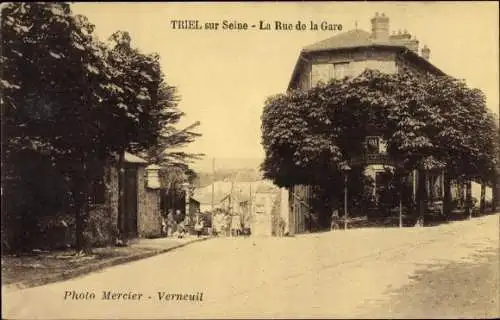 Ak Triel sur Seine Yvelines, La Rue de la Gare