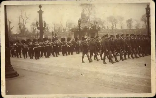 Ak Paris, Funerailles du Marechal Foch 1929, Delegations militaires Americaine et Anglaise