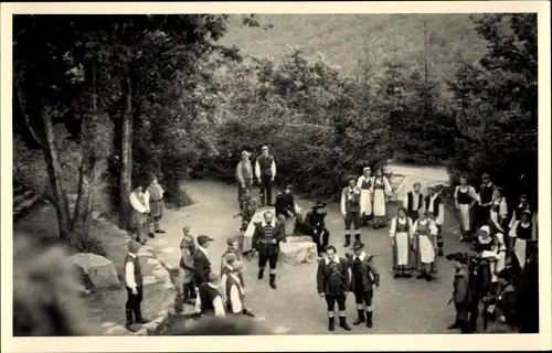 Foto Ak Wilthen im Kreis Bautzen Sachsen, Aufführung in Tracht