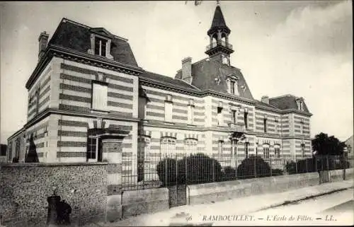 Ak Rambouillet Yvelines, L'Ecole de Filles