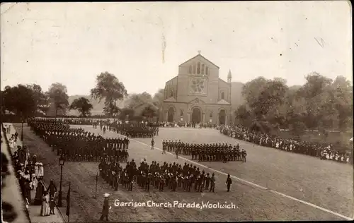 Ak Woolwich London, Garrison Church Parade